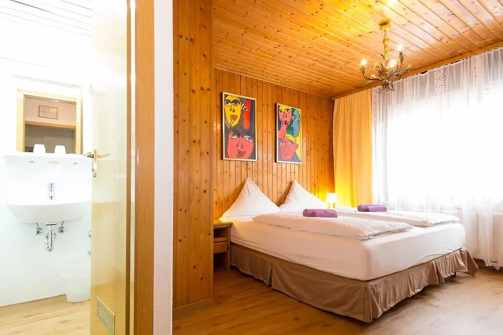 Hotel Moosbichl Munich 3*,